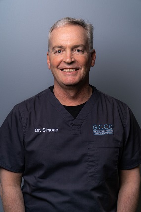 Dr Simone